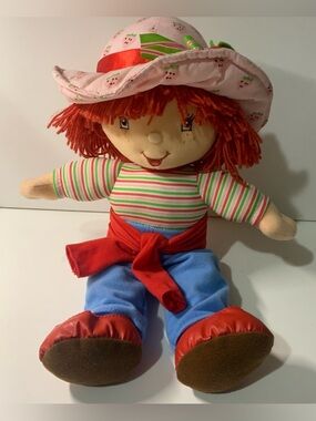 Vintage y2k strawberry shortcake doll plushie